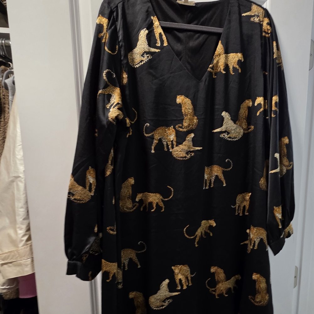 JODIFL Black Long Sleeve Dress with Gold Leopard Print